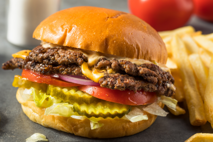 Hambúrguer Caseiro Suculento: como preparar sem deixar a carne seca