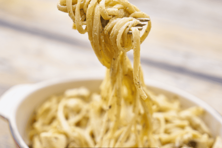 Macarrão ao Alho e Óleo: receita simples, soltinha e cheia de sabor