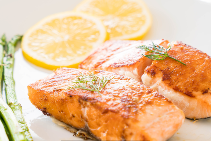 Peixe Grelhado com Aspargos: como deixar suculento e dourado