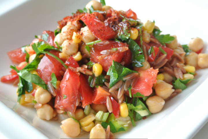 Salada de Grão-de-Bico: receita fresca, completa e fácil